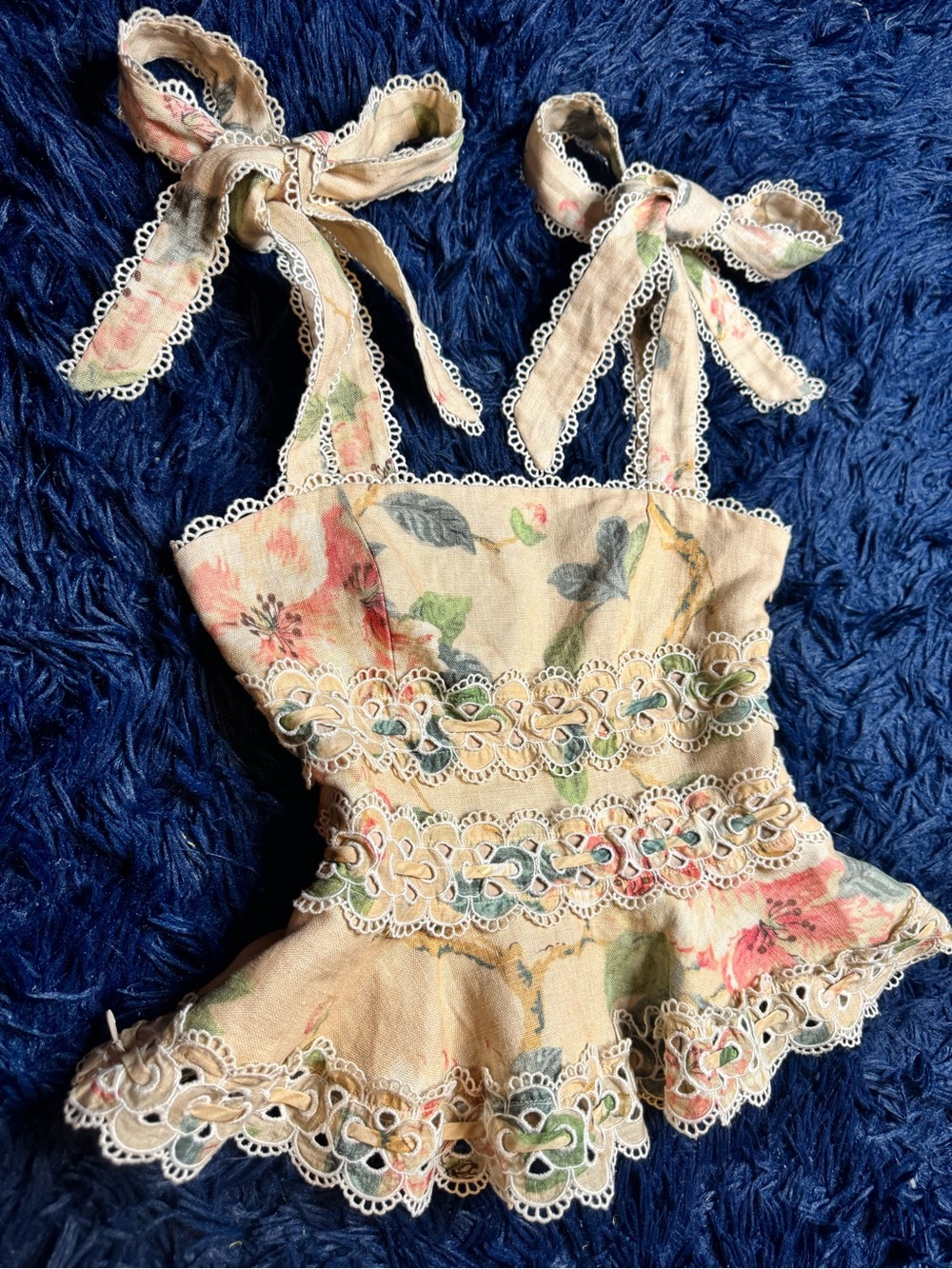 NWOT Zimmermann Kirra Floral Shoulder Tie Linen Top In Beige. Size 0/XS